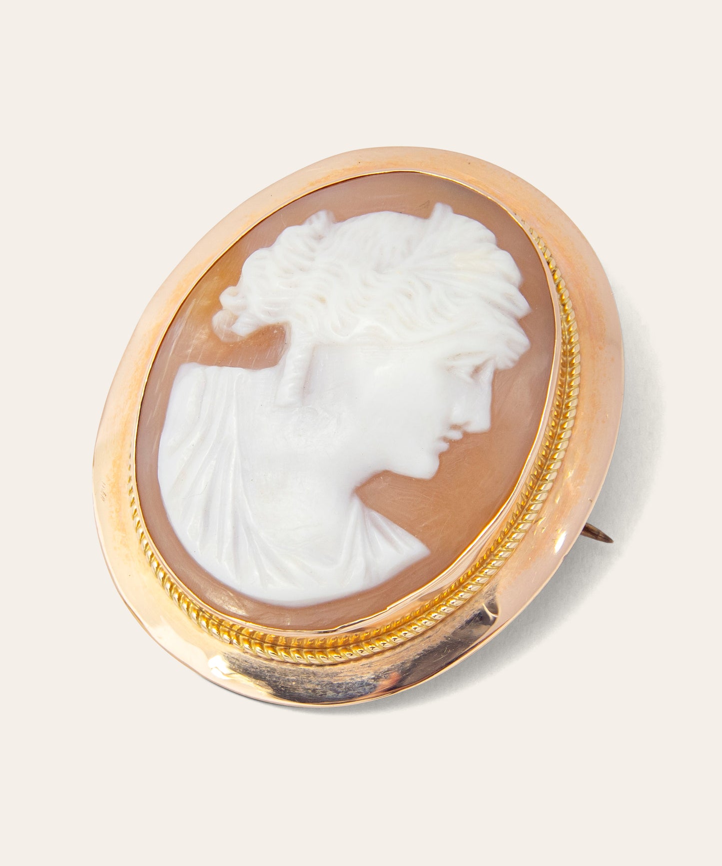 Vintage Yellow Gold Australian Cameo Brooch