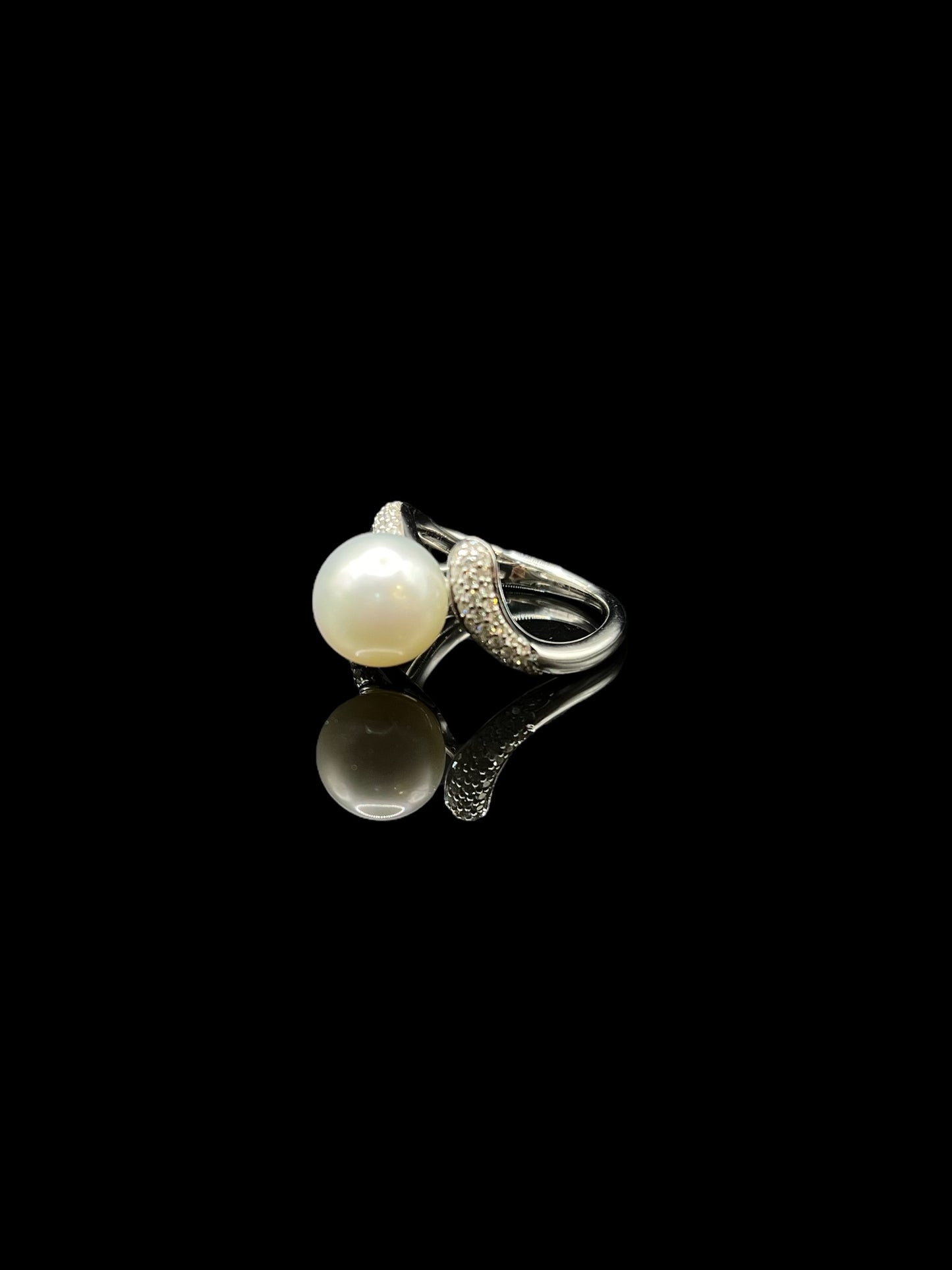 Modern White Gold South Sea Pearl & Diamond Twist Dress Ring