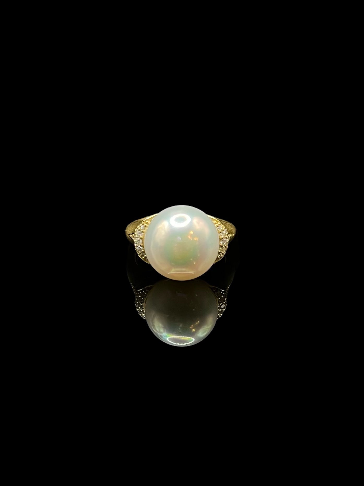 Modern Yellow Gold South Sea Pearl & Pave Diamond Ring