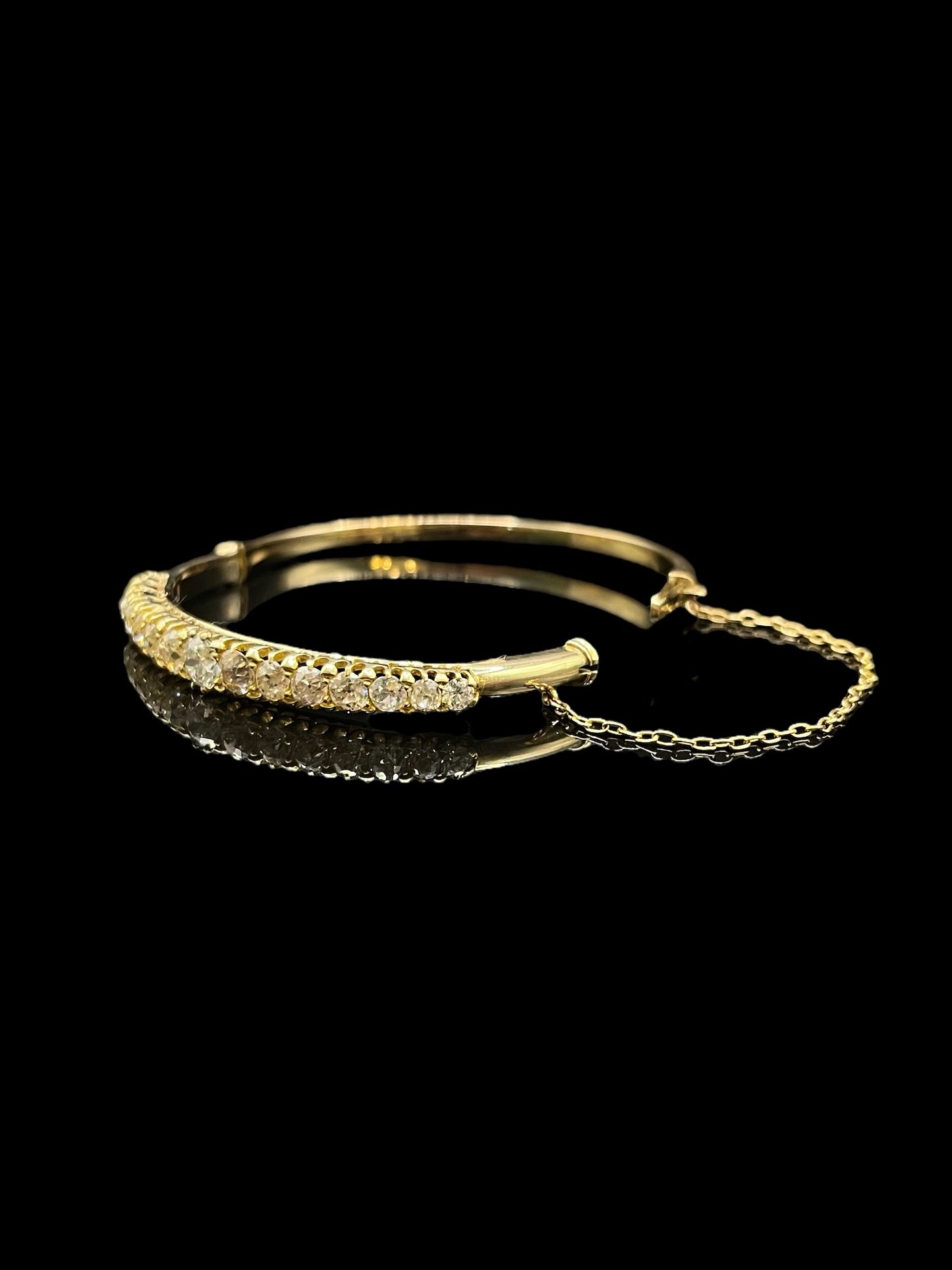 Antique Yellow Gold Ovoid Diamond Hinged Bangle