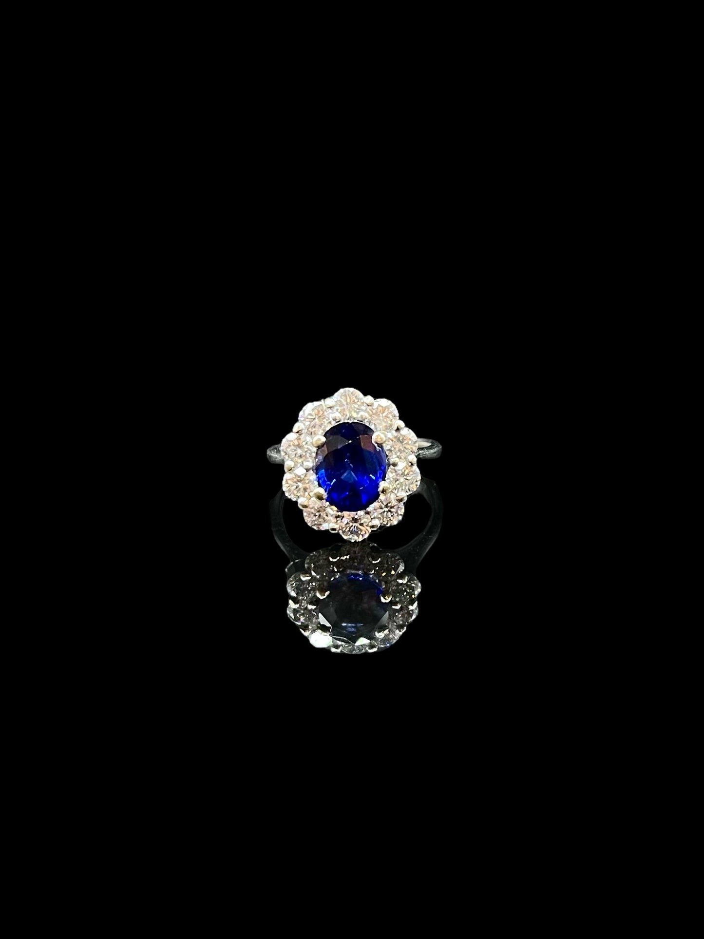 Modern White Gold Sapphire & Diamond Daisy Ring