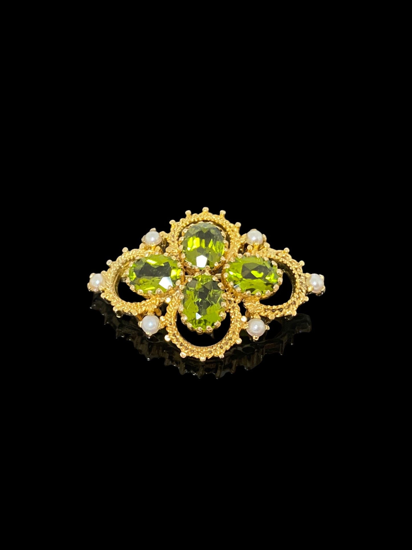 Vintage Yellow Gold Peridot & Pearl Filigree Brooch