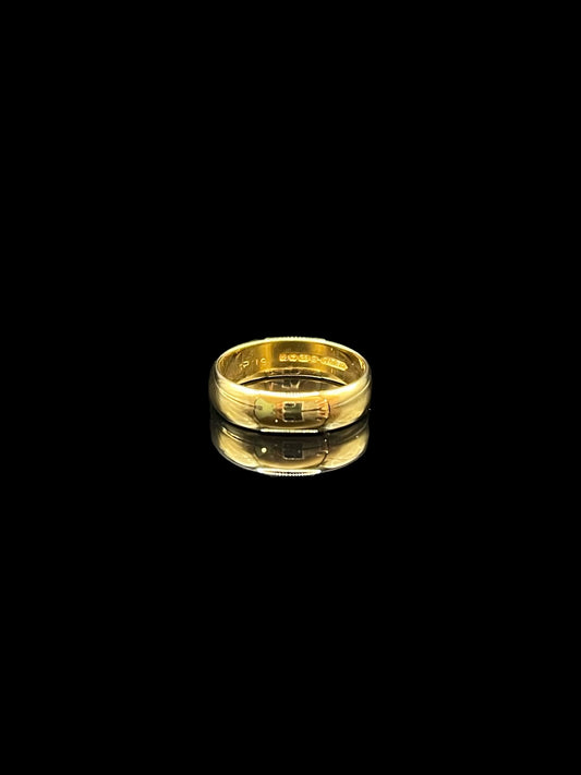 Vintage Yellow Gold Rounded Wedder